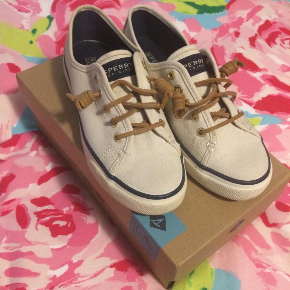 Sperry | Seacoast Ivory Canvas Shoes Size 5.5